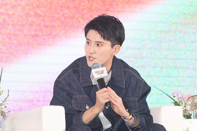 大云喃喃了一声，转身回了院子。